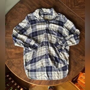 American Eagle Outfitters Navy and Cream Plaid Button-Up Flannel Shirt Large